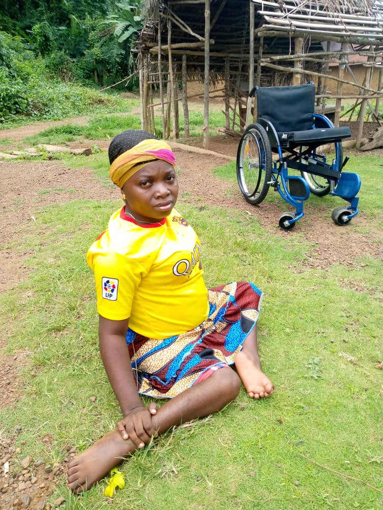 Sierra Leone Baindu Senessie 21 hairdresser Kawaya Village in Bagruwa Chiefdom Moyamba district alone found by Abdul 